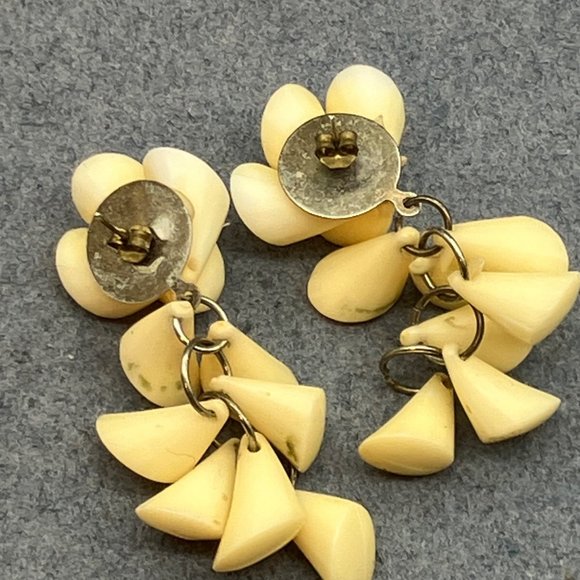Dangle Pierced Earrings Ivory Cluster Claw Teeth Silver Exotic BoHo Vintage - Picture 10 of 11